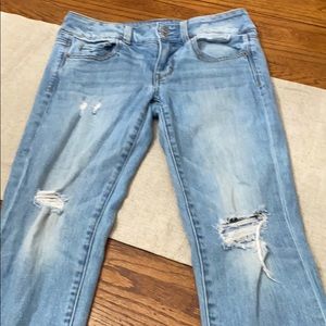 American Eagle distressed capris